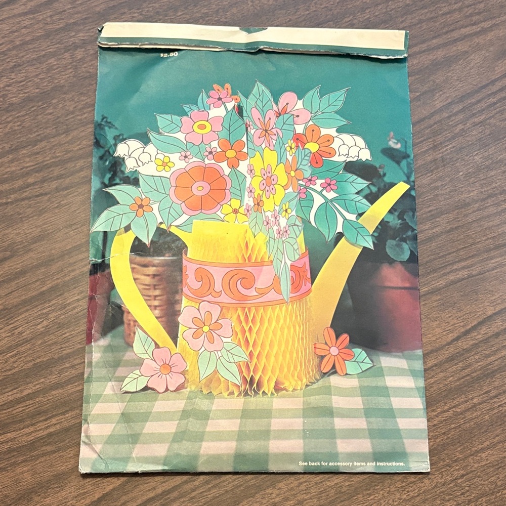 VINTAGE Gibson Centerpiece Honeycomb Flower Pot Paper Decoration